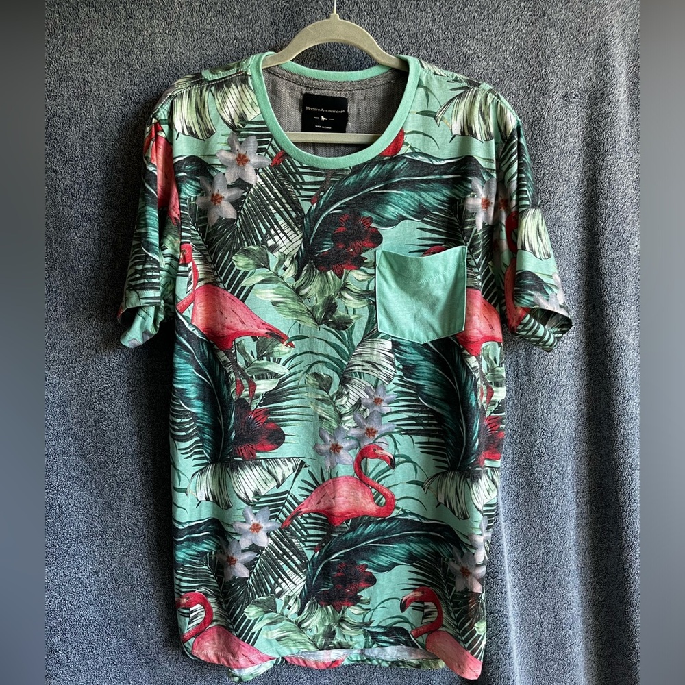 Modern Amusement Men's XL Tropical/Flamingo T-shirt